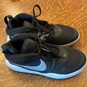 Nike kids 4.5 basketball shoes.